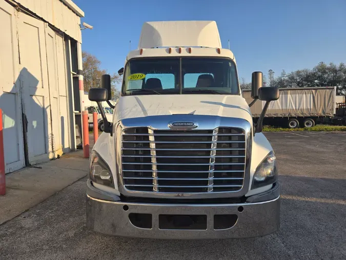 2019 FREIGHTLINER/MERCEDES CASCADIA 125