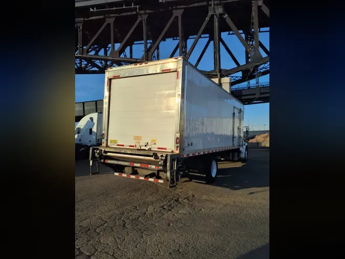 2019 FREIGHTLINER/MERCEDES M2 106