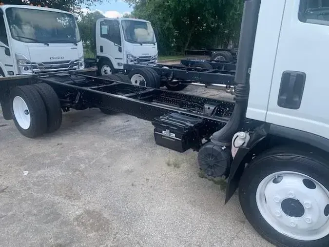 2020 Isuzu NPR-HD