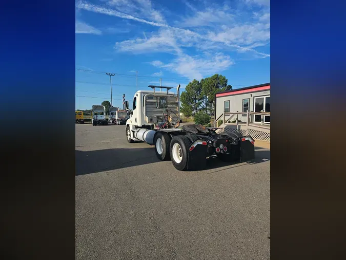 2017 FREIGHTLINER/MERCEDES CASCADIA 125