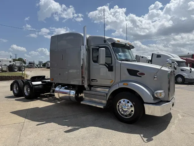2021 Peterbilt 567