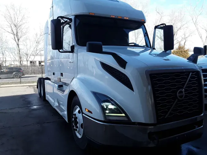 2020 VOLVO VNL64T-760