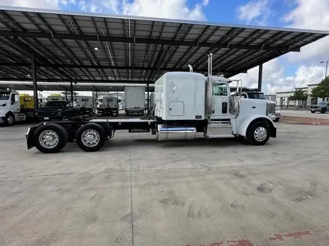 2023 Peterbilt 389