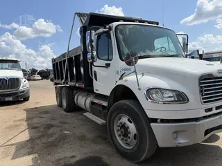 2012 FREIGHTLINER BUSINESS CLASS M2 106