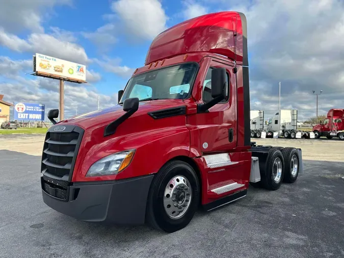 2021 FREIGHTLINER CASCADIA 126