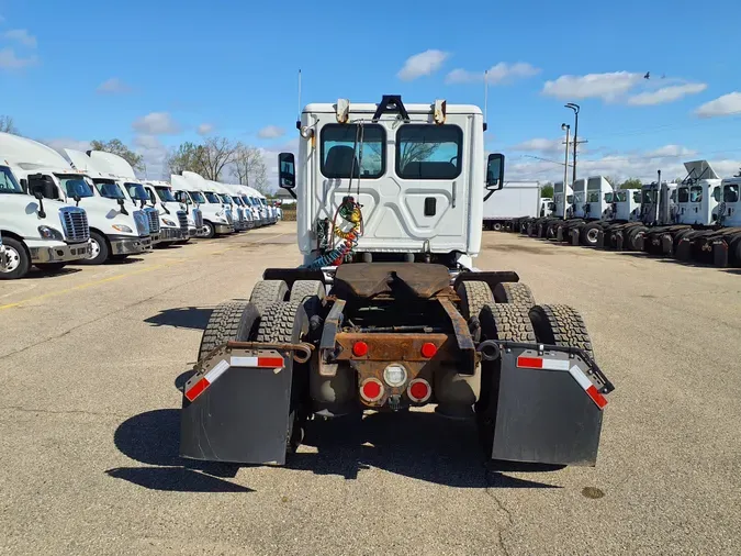 2016 FREIGHTLINER/MERCEDES CASCADIA 113