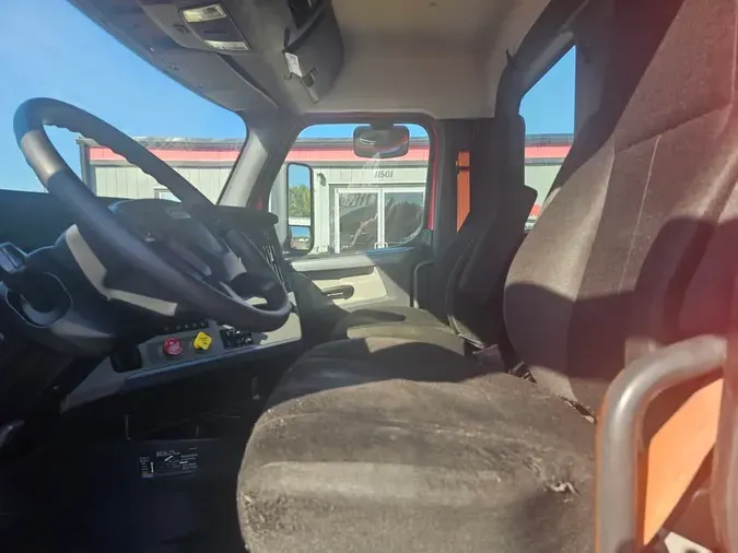 2019 FREIGHTLINER NEW CASCADIA 116