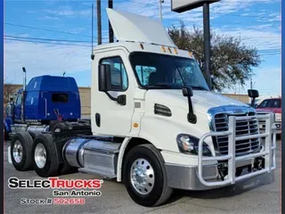 2015 Freightliner CASCADIA 113