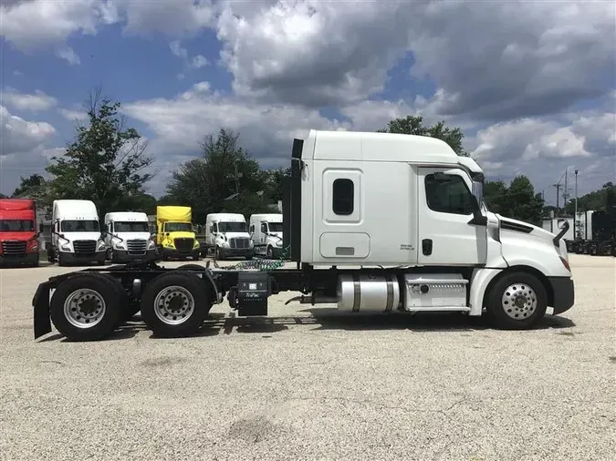 2019 FREIGHTLINER CA126