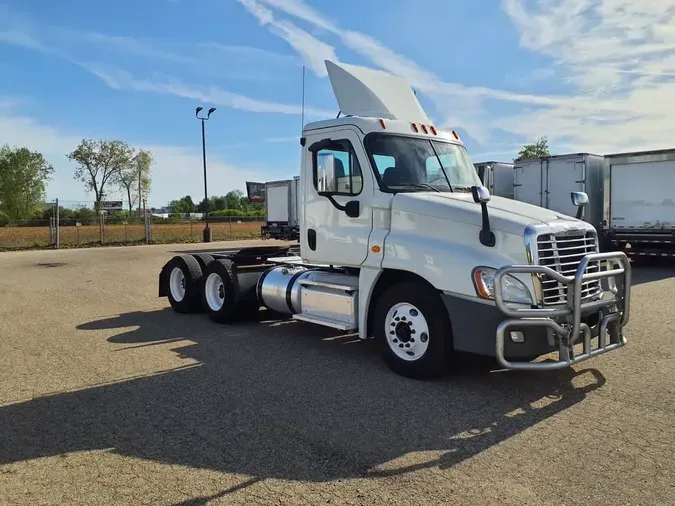 2019 FREIGHTLINER/MERCEDES CASCADIA 125