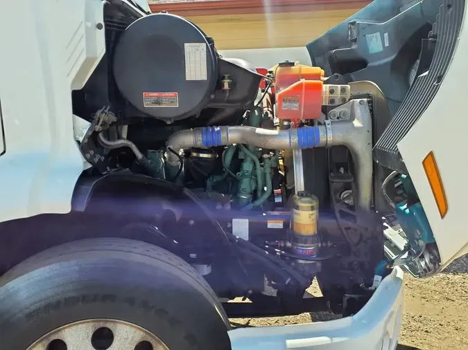 2019 VOLVO VNR42T 300