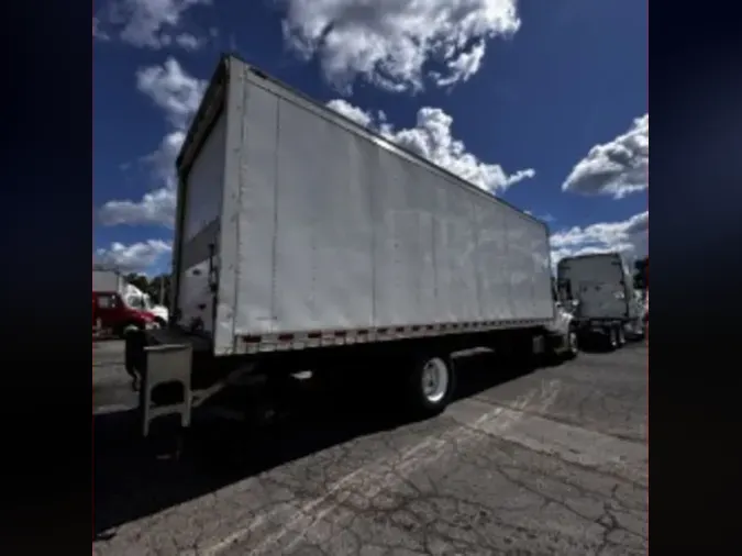 2018 FREIGHTLINER M2 106