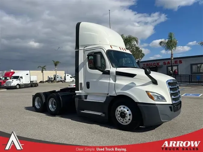 2020 FREIGHTLINER CA126