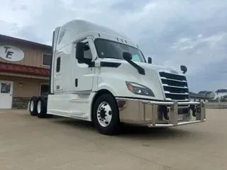 2021 Freightliner New Cascadia 126