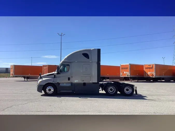 2023 Freightliner Cascadia 126