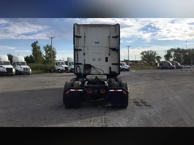 2022 International LT625