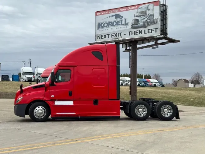 2023 FREIGHTLINER Cascadia 126