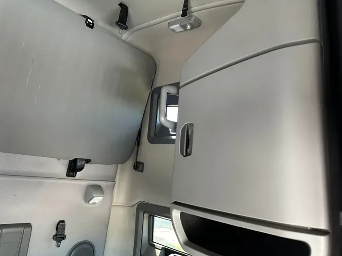 2019 VOLVO VNL64T760