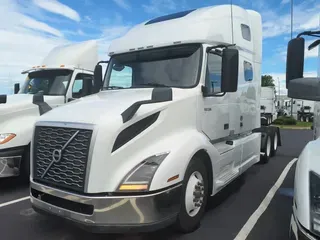2020 VOLVO VNL64T-760