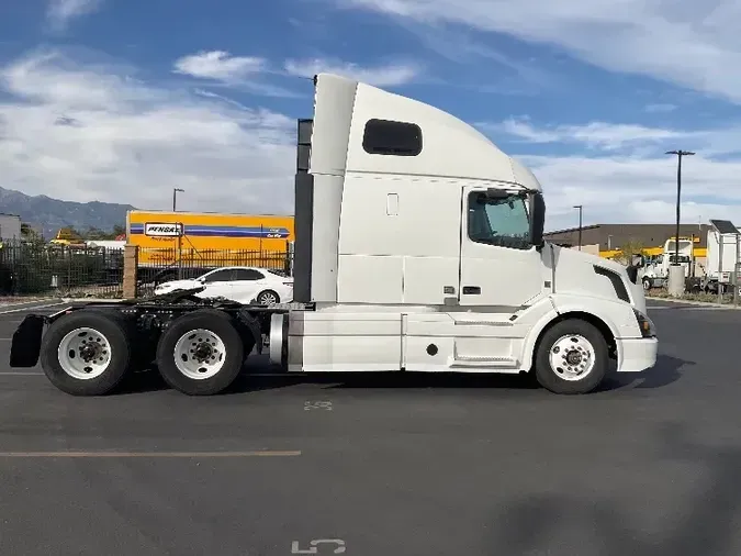 2016 Volvo VNL64670