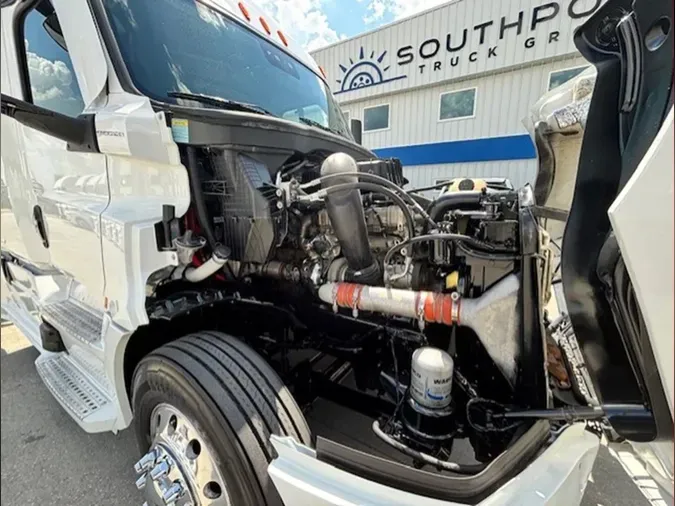 2022 Freightliner Cascadia 126