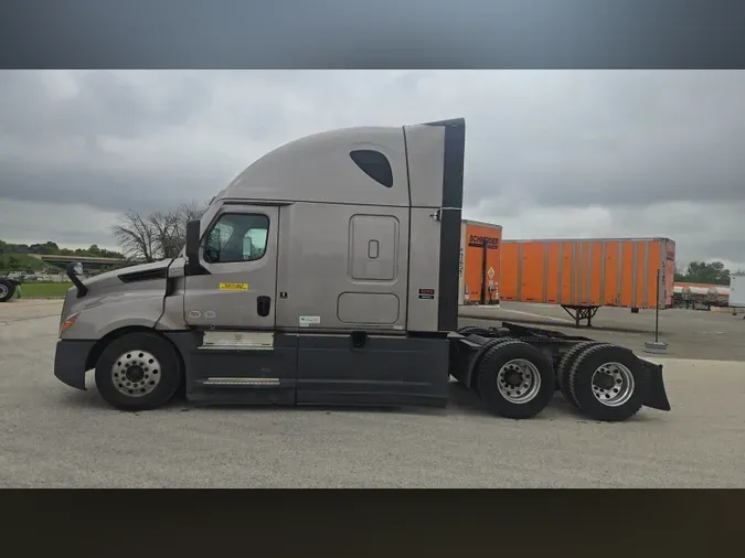 2025 Freightliner Cascadia 126