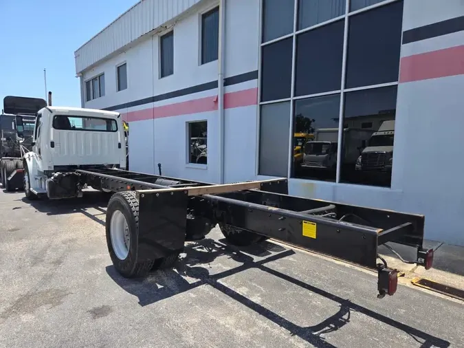 2020 FREIGHTLINER/MERCEDES M2 106