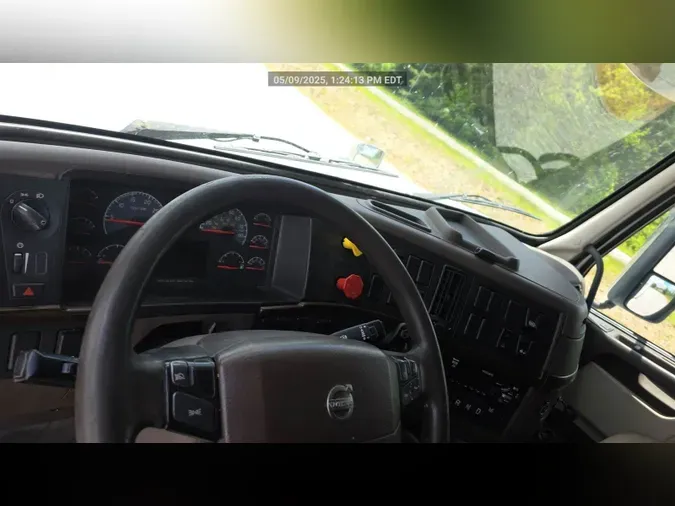 2018 Volvo VNL 740