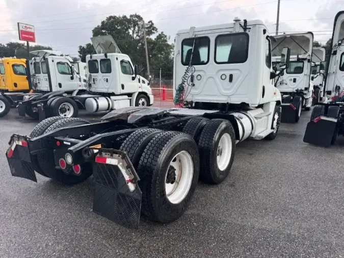 2019 FREIGHTLINER CASCADIA 125