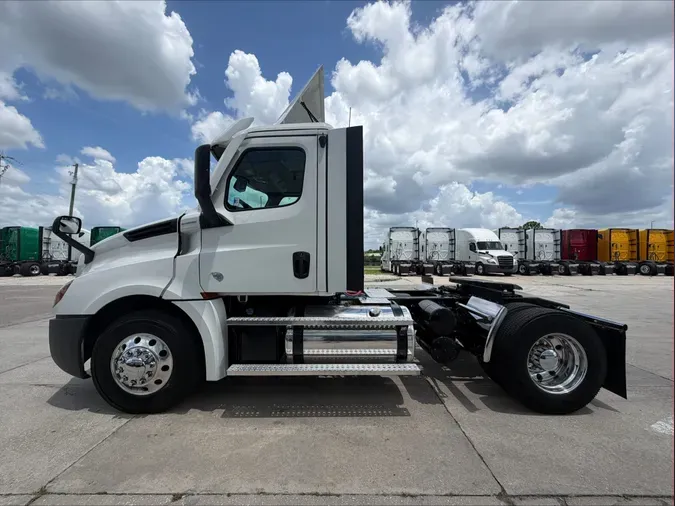 2022 Freightliner Cascadia 1269ff50831c71b1ec3b82f230856ffe068