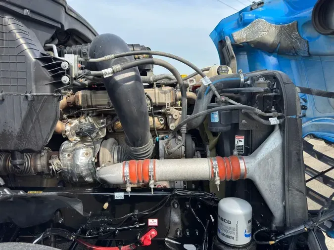 2022 FREIGHTLINER Cascadia 126