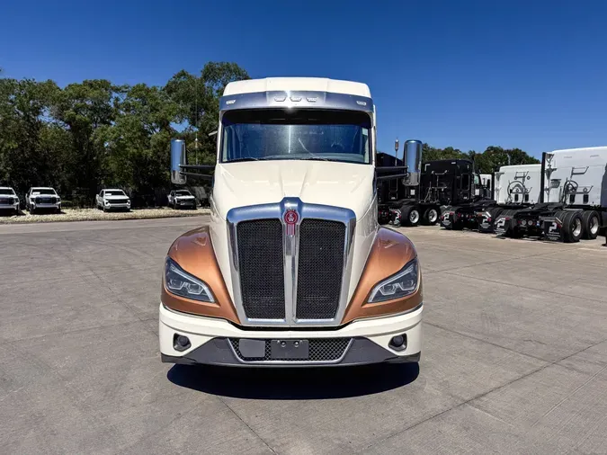 2022 KENWORTH T680