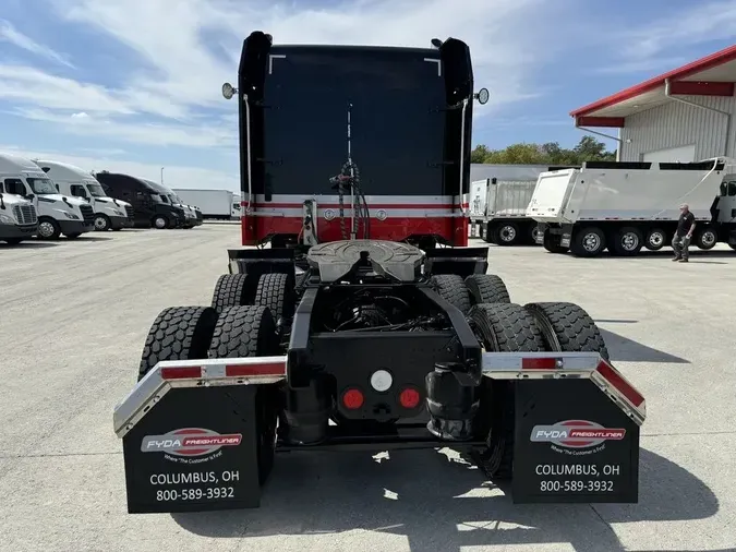 2018 Freightliner 122SD