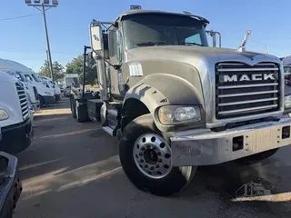 2012 MACK GRANITE GU713