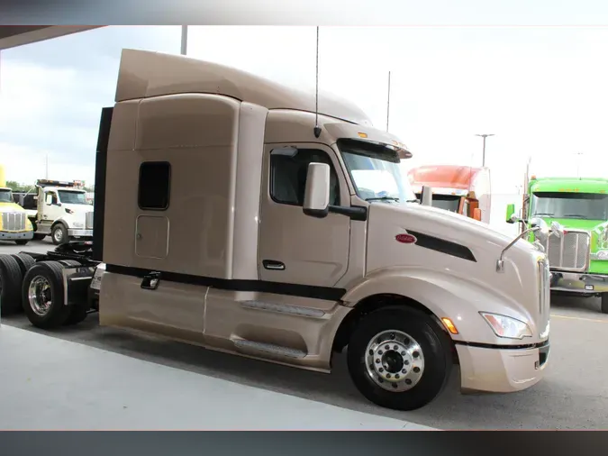 2023 Peterbilt 579