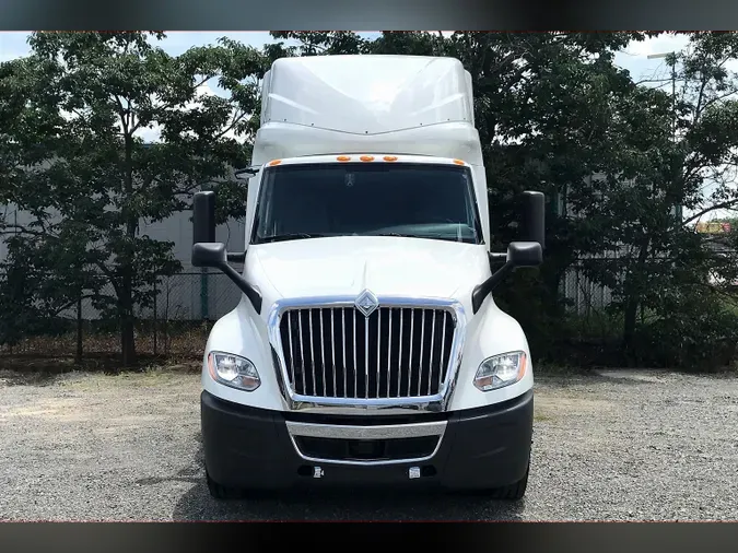 2022 INT LT625 6x4