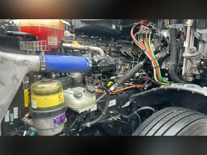 2022 Freightliner Cascadia 126