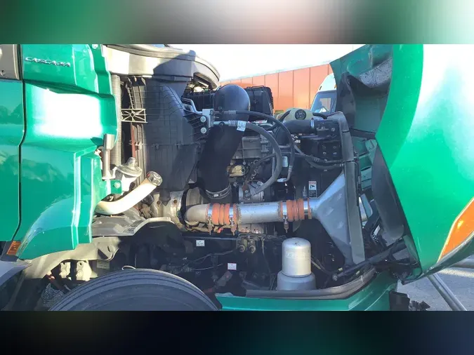 2020 Freightliner Cascadia 126