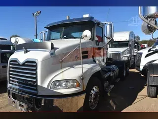 2017 MACK PINNACLE CXU613