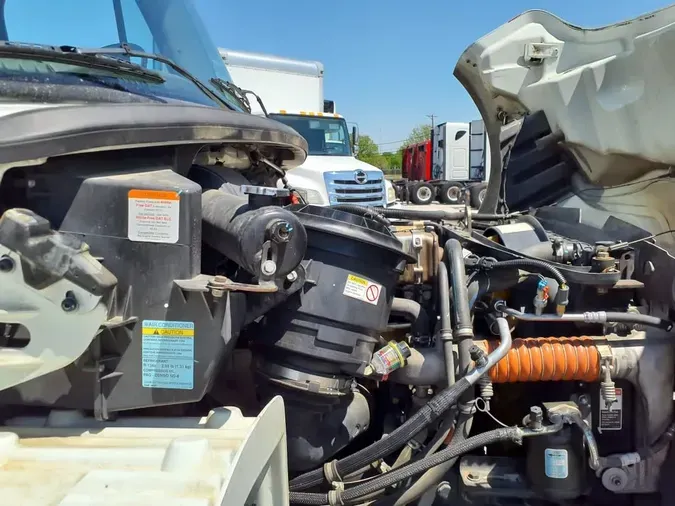 2019 FREIGHTLINER M2 106