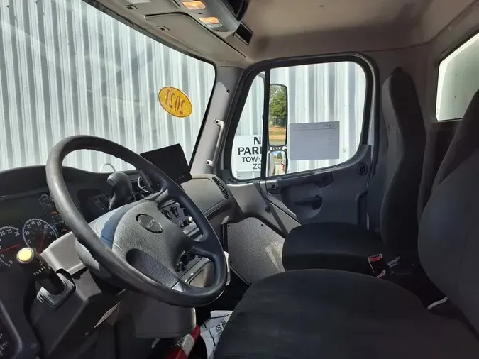 2021 FREIGHTLINER M2 106