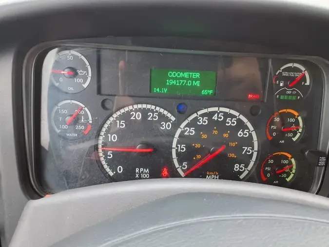 2018 FREIGHTLINER/MERCEDES M2 106