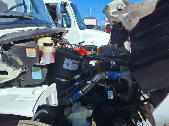 2017 FREIGHTLINER/MERCEDES M2 106