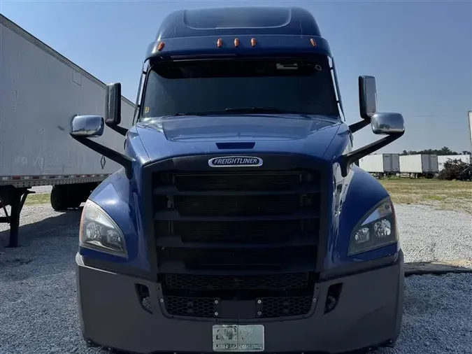 2020 FREIGHTLINER CA126