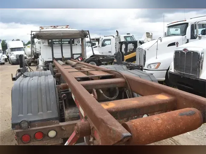 2005 MACK GRANITE CV713