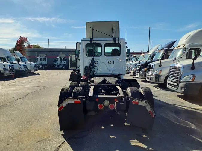 2020 FREIGHTLINER/MERCEDES NEW CASCADIA PX12664