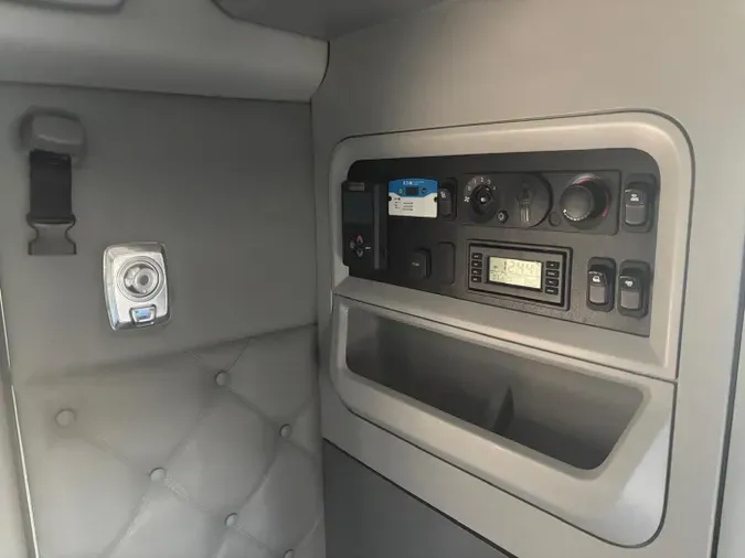 2022 Kenworth T680a019085bfb4767ae138a357a136d61d6