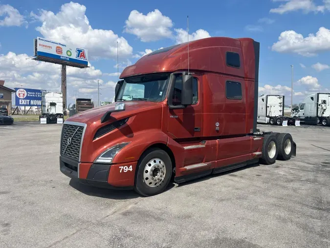 2023 VOLVO VNL64T860