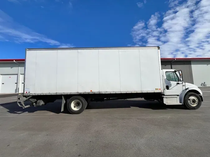 2021 Freightliner M2 106