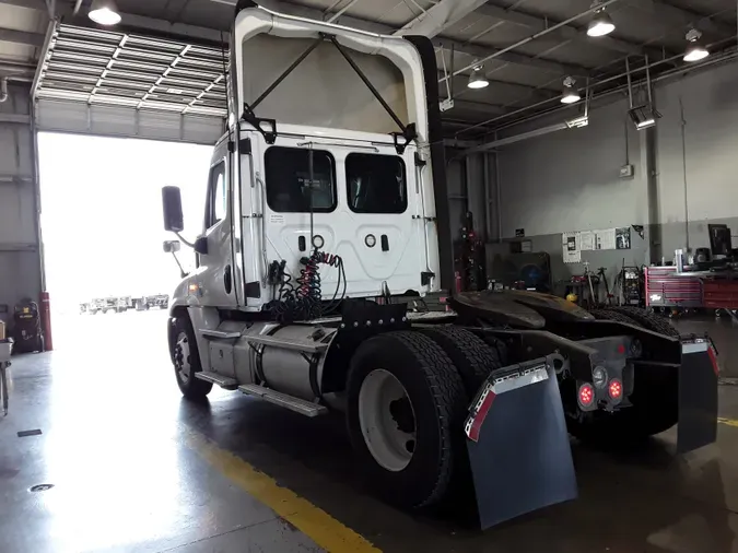 2018 FREIGHTLINER/MERCEDES CASCADIA 125